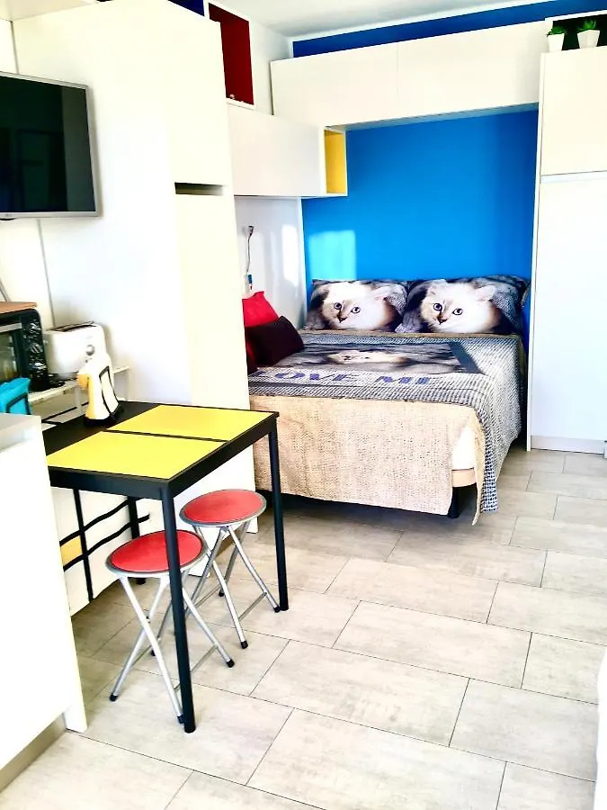 Estudio Mondrian Playa del Inglés 0*,