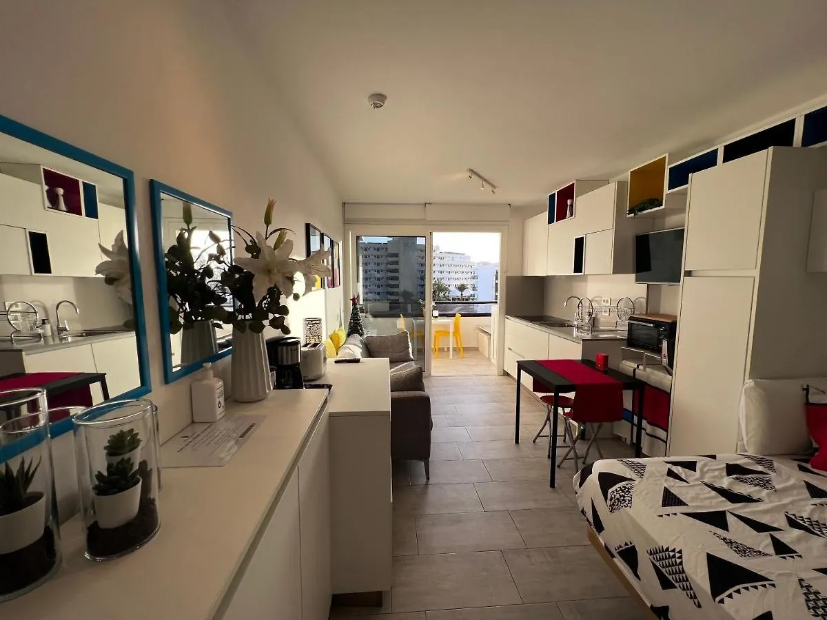 Estudio Mondrian Playa del Inglés 0*,  Španělsko